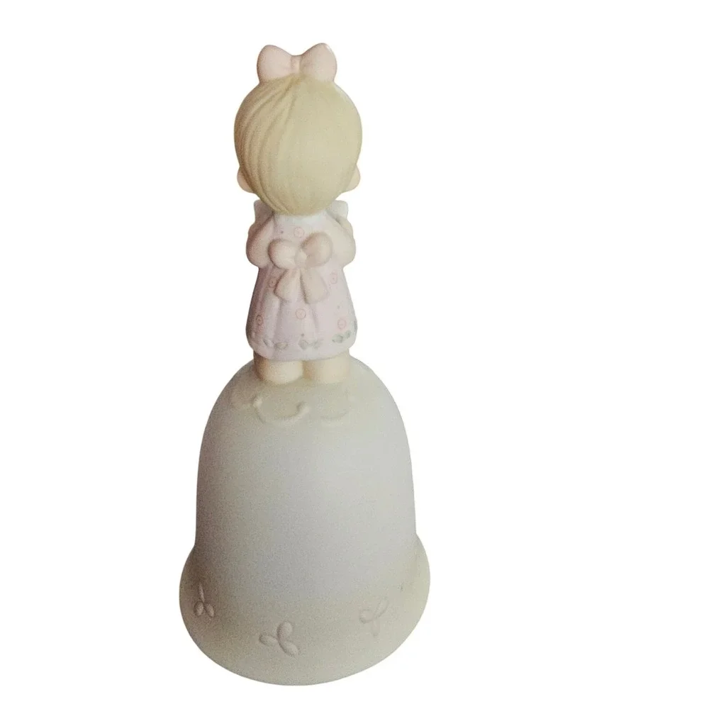 Precious Moments 1984 Annual Edition Collectible Bell E-5393 Merry Christmas